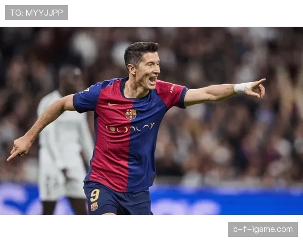 莱万多夫斯基五分钟狂轰九球，创足球历史惊人纪录