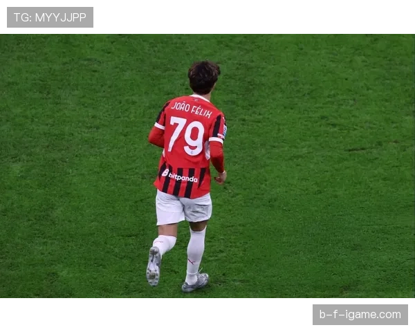 菲利克斯又发早餐照，餐桌那杯看着就能买我一个月地铁卡啊